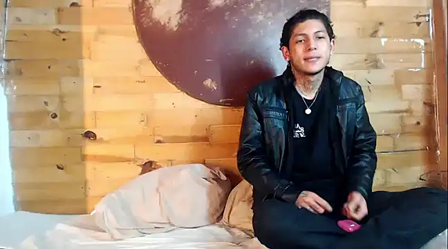 Sebas And Mila online show from January 23, 2025, 2:33 am