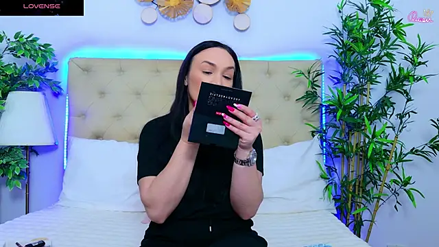 Snapshot of DaliyaArabian chatting on April 22, 2026, 1:40 pm DaliyaArabian online show from April 22, 2026, 1:40 pm