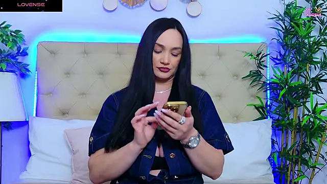 Snapshot of DaliyaArabian chatting on June 1, 2026, 12:27 pm DaliyaArabian online show from June 1, 2026, 12:27 pm