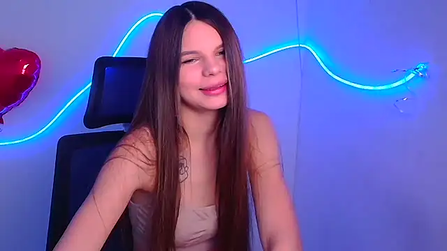 Snapshot of Hanna_Way chatting on February 28, 2025, 7:05 am Hanna Way online show from February 28, 2025, 7:05 am