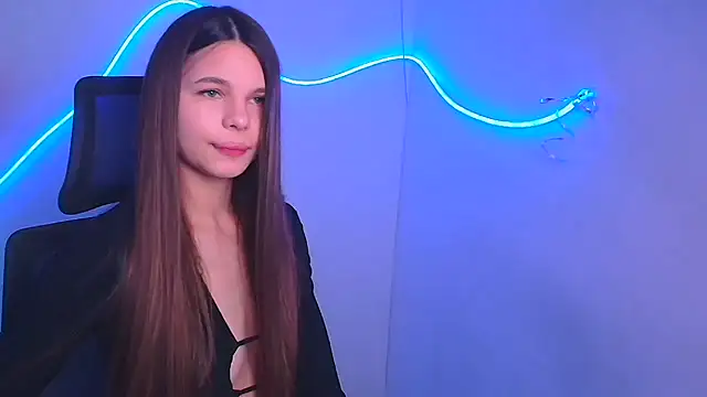 Snapshot of Hanna_Way chatting on February 26, 2025, 9:55 am Hanna Way online show from February 26, 2025, 9:55 am