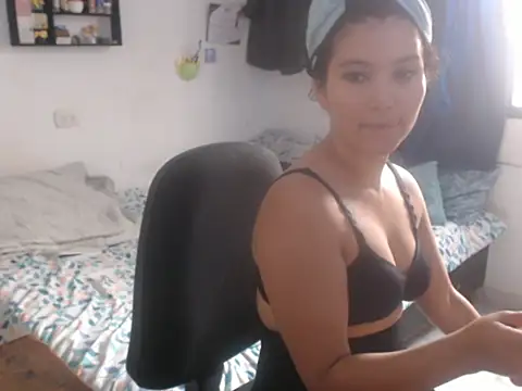 HannaKlein online show from January 14, 2026, 1:59 pm