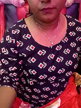 Snapshot of ella_mariya chatting on November 27, 2025, 2:39 pm ella mariya online show from November 27, 2025, 2:39 pm