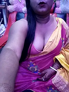 Snapshot of ella_mariya chatting on October 25, 2025, 2:50 pm ella mariya online show from October 25, 2025, 2:50 pm