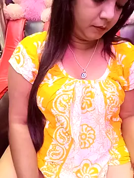 Snapshot of ella_mariya chatting on October 17, 2025, 2:04 am ella mariya online show from October 17, 2025, 2:04 am