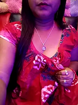 Snapshot of ella_mariya chatting on October 21, 2025, 2:49 pm ella mariya online show from October 21, 2025, 2:49 pm