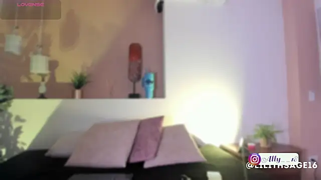 Snapshot of Ally_addams chatting on September 29, 2025, 4:08 am Ally addams online show from September 29, 2025, 4:08 am