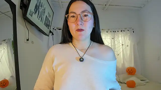 Snapshot of Elle_Lee_ chatting on October 8, 2025, 3:35 pm Elle Lee online show from October 8, 2025, 3:35 pm