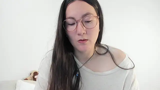 Snapshot of Elle_Lee_ chatting on September 22, 2025, 2:45 pm Elle Lee online show from September 22, 2025, 2:45 pm