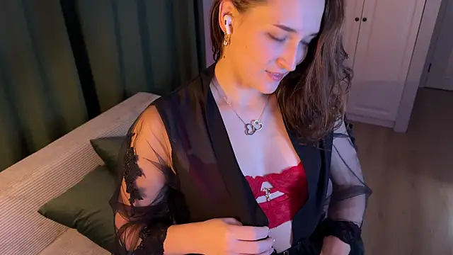 Snapshot of Pavlyna chatting on December 1, 2025, 5:47 pm Pavlyna online show from December 1, 2025, 5:47 pm