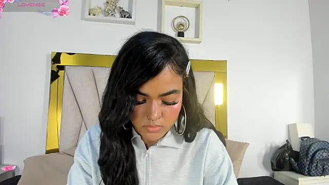 Snapshot of vahiolet_fuentes chatting on February 20, 2026, 3:25 am vahiolet fuentes online show from February 20, 2026, 3:25 am