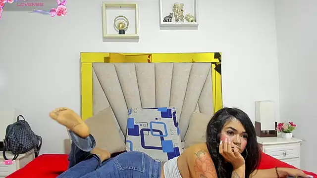 Snapshot of vahiolet_fuentes chatting on February 18, 2026, 3:15 am vahiolet fuentes online show from February 18, 2026, 3:15 am