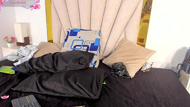 Snapshot of vahiolet_fuentes chatting on February 20, 2026, 6:26 am vahiolet fuentes online show from February 20, 2026, 6:26 am