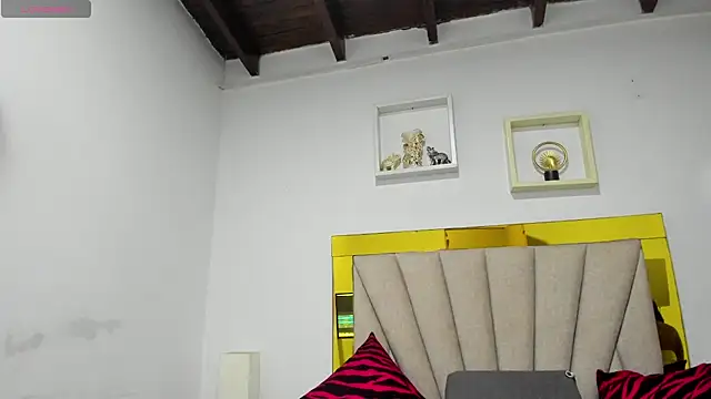 Snapshot of vahiolet_fuentes chatting on February 28, 2026, 3:06 am vahiolet fuentes online show from February 28, 2026, 3:06 am