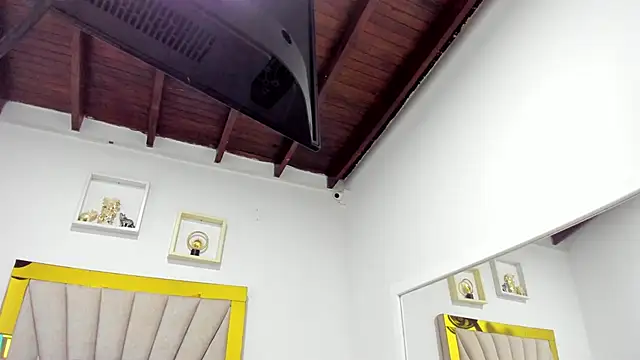 Snapshot of vahiolet_fuentes chatting on November 22, 2025, 3:05 am vahiolet fuentes online show from November 22, 2025, 3:05 am