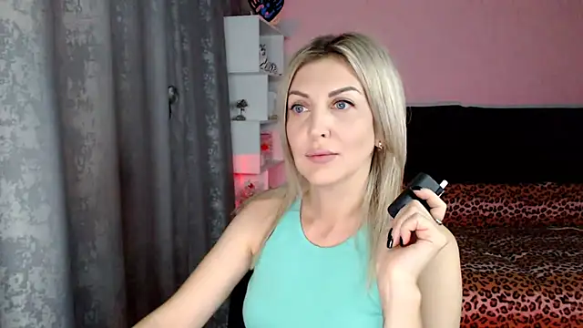 Amelia Harper online show from October 6, 2025, 1:34 pm