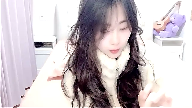 aisha123123 online show from January 6, 2026, 2:21 pm