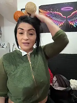 karenlennox1 online show from December 21, 2025, 9:48 pm