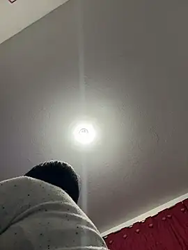 karenlennox1 online show from April 10, 2026, 12:17 am