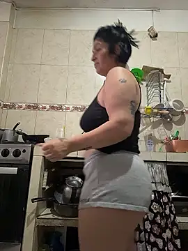 karenlennox1 online show from January 18, 2026, 7:50 pm