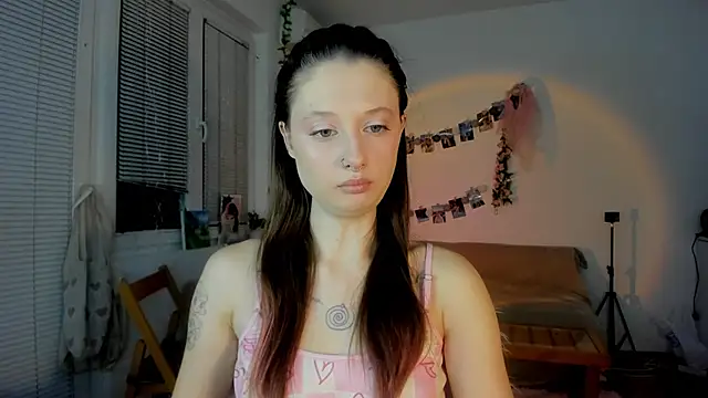 Jenny darling love online show from February 26, 2025, 7:10 pm