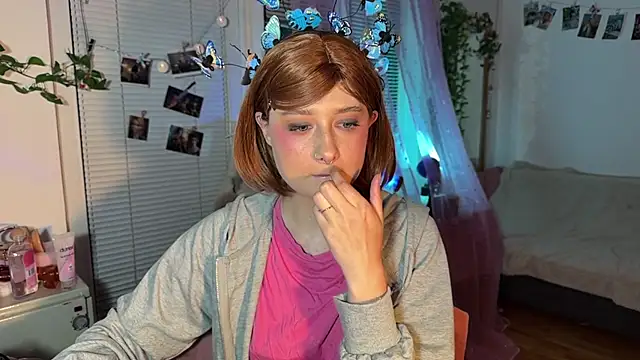 Snapshot of Jenny_darling_love chatting on May 3, 2026, 6:11 pm Jenny darling love online show from May 3, 2026, 6:11 pm