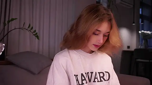 EdlinHargus online show from September 10, 2025, 1:48 am