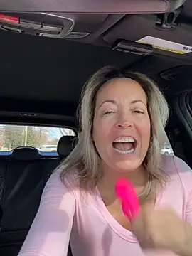 Cherry-red-xo online show from March 12, 2026, 5:17 pm