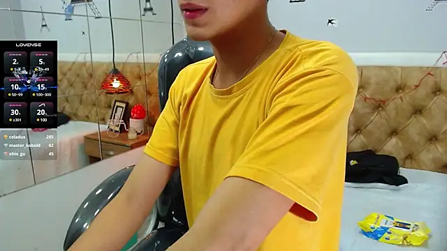 SkinnyBoy  online show from March 16, 2025, 7:49 pm