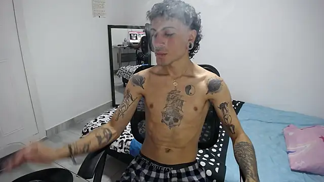 Snapshot of present_the_magic chatting on January 16, 2026, 8:13 pm present the magic online show from January 16, 2026, 8:13 pm