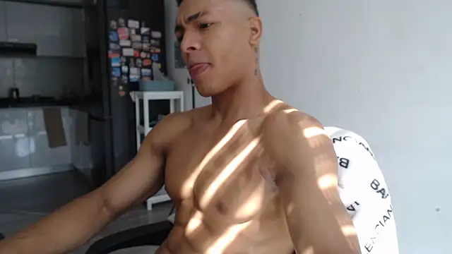 Jhonyblack 1 online show from April 22, 2026, 2:35 pm