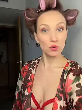 UmaTruewoman online show from November 14, 2025, 6:06 am