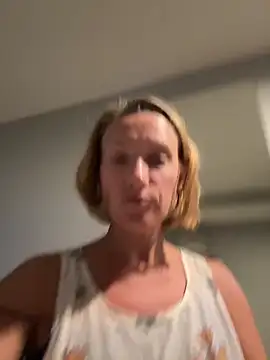 UmaTruewoman online show from April 14, 2026, 11:10 pm