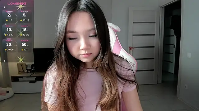 Snapshot of Fluffy_Rose chatting on February 28, 2026, 10:15 am Fluffy Rose online show from February 28, 2026, 10:15 am