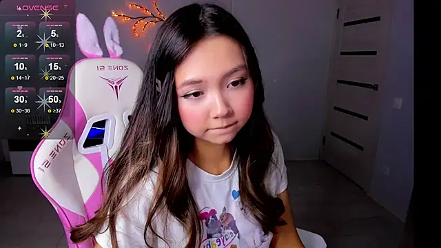 Fluffy Rose online show from October 2, 2025, 11:57 am