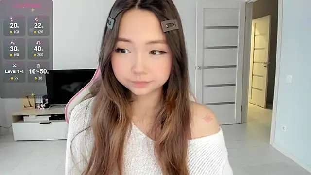 Snapshot of Fluffy_Rose chatting on January 13, 2026, 4:49 am Fluffy Rose online show from January 13, 2026, 4:49 am