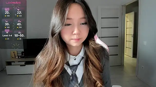 Snapshot of Fluffy_Rose chatting on February 13, 2026, 5:51 am Fluffy Rose online show from February 13, 2026, 5:51 am