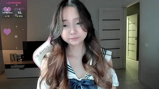 Snapshot of Fluffy_Rose chatting on February 3, 2026, 12:10 pm Fluffy Rose online show from February 3, 2026, 12:10 pm