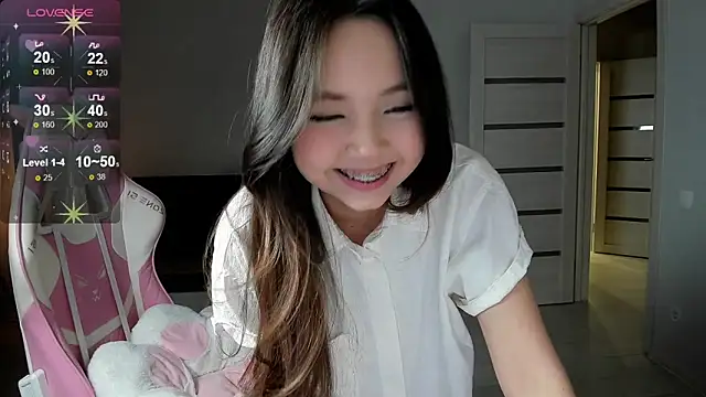 Snapshot of Fluffy_Rose chatting on February 2, 2026, 11:09 am Fluffy Rose online show from February 2, 2026, 11:09 am