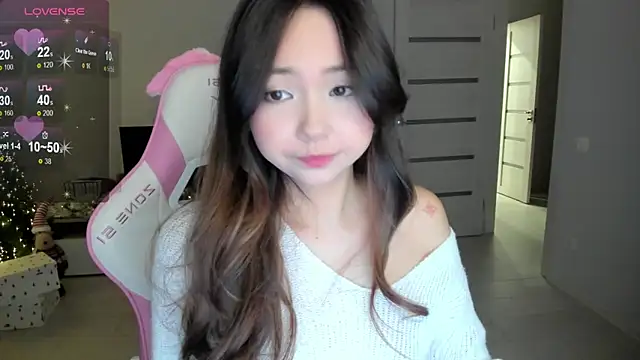 Fluffy Rose online show from December 17, 2025, 2:05 am