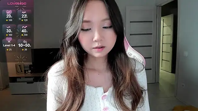 Snapshot of Fluffy_Rose chatting on February 4, 2026, 12:00 pm Fluffy Rose online show from February 4, 2026, 12:00 pm