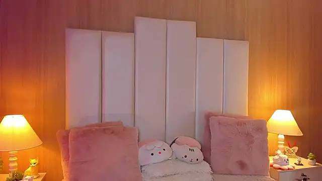 Snapshot of CaseyPiierce chatting on November 14, 2025, 8:23 pm CaseyPiierce online show from November 14, 2025, 8:23 pm