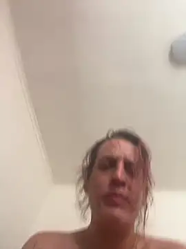 Haleytightlips1986 online show from April 9, 2026, 7:58 am