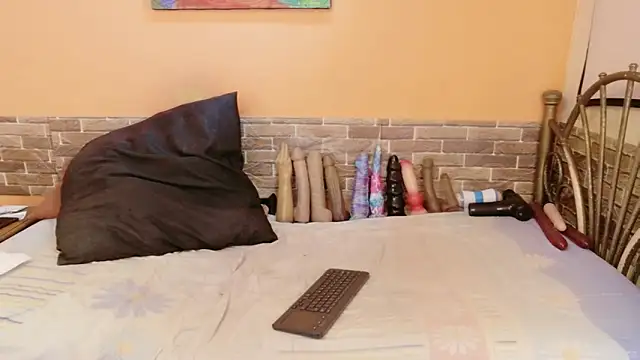 Snapshot of Gianina chatting on February 15, 2026, 4:46 am Gianina online show from February 15, 2026, 4:46 am