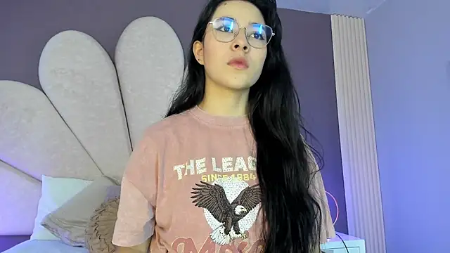 Susa1userma  online show from April 17, 2026, 11:57 am