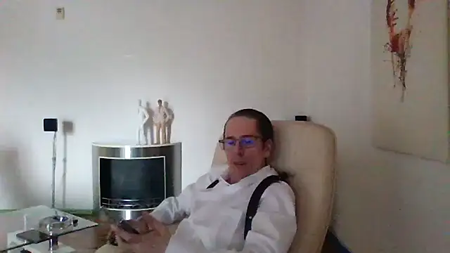 Snapshot of Minm666 chatting on February 24, 2025, 10:48 am Minm666 online show from February 24, 2025, 10:48 am