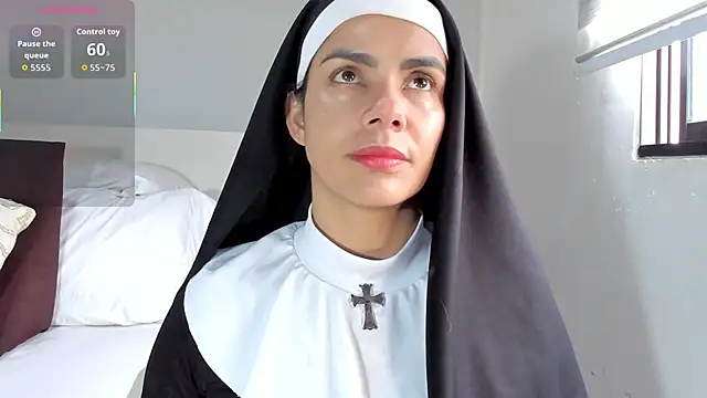 ClaraMariaMon online show from February 13, 2026, 4:07 pm