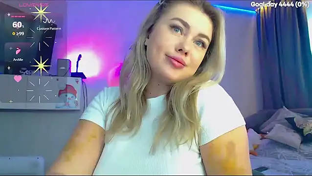 SuchCute online show from February 3, 2026, 2:53 am