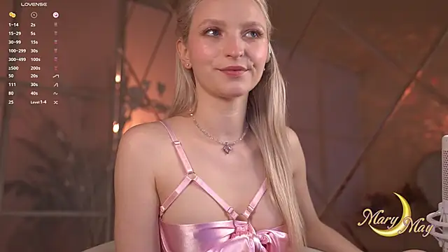 Snapshot of marylunamay chatting on June 12, 2026, 4:32 am marylunamay online show from June 12, 2026, 4:32 am