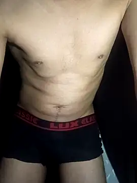 xyrus  online show from February 20, 2025, 6:24 pm